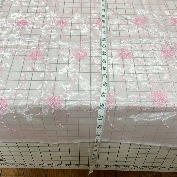 Pink shimmering organza fabric w pink embroidered roses and scalloped edge - Picture 7 of 10
